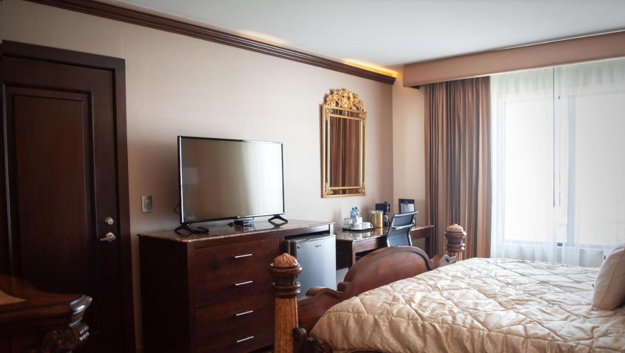 Отель Wyndham Торреон Экстерьер фото